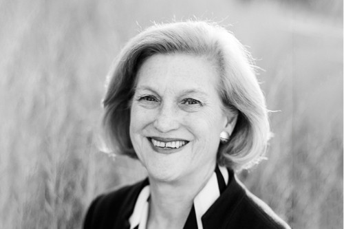 Headshot of Suzanne Moomaw