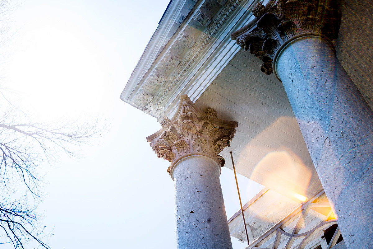 Close-up of UVA Rotunda column capitals.