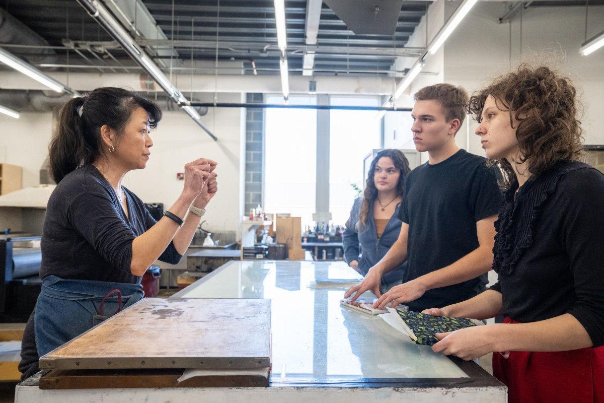 Akemi Ohira teaching a paper workshop